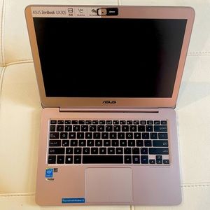 ASUS ZenBook UX305 laptop Rosegold
